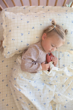 Soft Crib Sheet – Blueberries