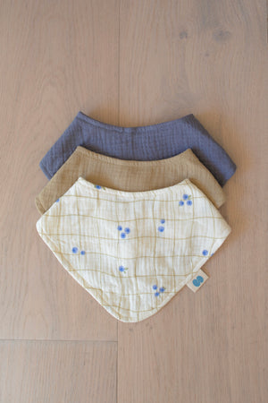 Soft Bibs – Bandana Blueberries