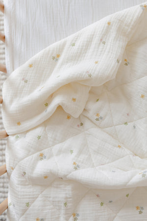 Soft Quilt Blanket – Daisies