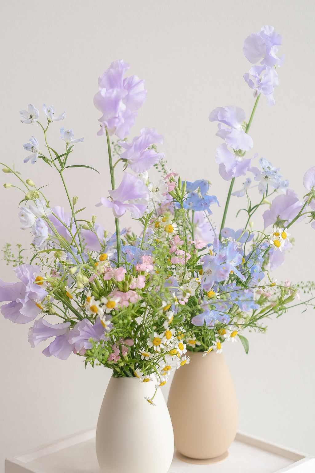 [Pre-order] Soft Blooms in Vase - Vanilla