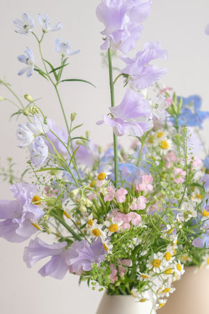 [Pre-order] Soft Blooms in Vase - Vanilla